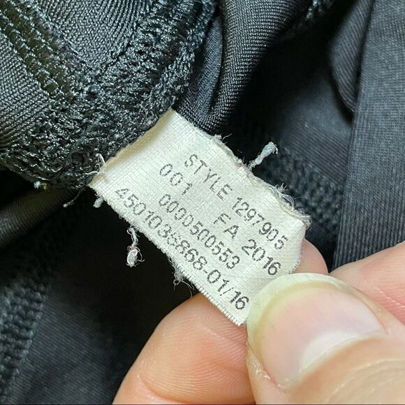 under armour || black capri legging stretch active - Picture 6 of 6